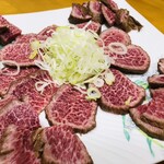 やはぎ商店 - 和牛のタタキ、レアステーキですね♪