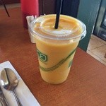 Eggs 'n Things - マンゴースムージー(税別＄4.95)