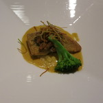 ノーザンテラスダイナー - 鰈のセモリナ粉ソテー　サフランソース　トマトコンディメント添え