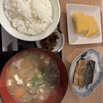 くろくまさん - 豚汁白飯中焼き鯖と卵焼き