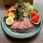 バルバルキッチンアメリ - ローストビーフだけでなく色とりどりの野菜も超美味！