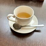 バルバルキッチンアメリ - この店の定番のカップコンソメスープ
      寒い冬に熱々のスープはホッとする美味！