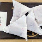 足立音衛門 - 料理写真:栗のフィナンシェ