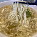 城門 - 麺は細めのストレート麺