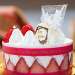 Chateraise - 料理写真:Xmasプレミアム苺デコレーション13cm 5184円