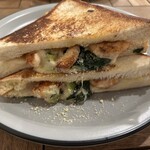 オールウェイズサンシャイン サンドイッチバー - 断面