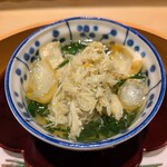 日本料理 かしづき - 茶碗蒸し・松葉ガニ・菊菜餡。