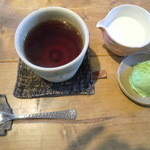 うわのそら - ホットミルクティーと抹茶アイス