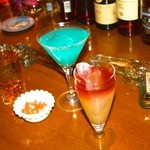 エル・コンドル・パッソ - カクテルと水割り 上から