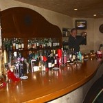 エル・コンドル・パッソ - 左側には凄いお酒がありました。