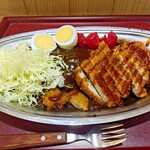 ゴーゴーカレー - 料理写真:ロースカツカレー中+トッピングゆで卵