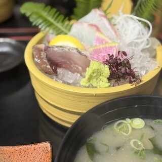 漁師めし 友明丸_1