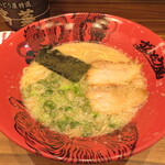 ラー麺ずんどう屋 - 料理写真:らーめん(並 ちぢれ麺) 860円