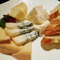 ビストロあじと - チーズ盛合わせ♪