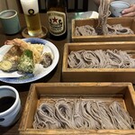 蕎膳 樂 - へぎそばと野菜天麩羅の盛り合わせ