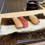 THE SUSHI TOKYO 旬 - トロカジキ・マグロの中トロ・真鯛