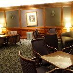 セラーバー - 奥のテーブル席