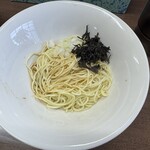 福麺 春美 - 和え玉（ハーフ）鶏油（250円）