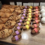 オー ト ウー - 魅力的なパンばかり