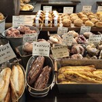 オー ト ウー - 魅力的なパンばかり