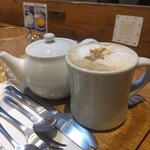 The Best Cheesecakes Cafe - この値段でポットサービスは嬉しい