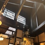 市川屋珈琲 - 天井が高くて開放感あります