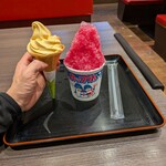 極楽湯東大阪店 お食事処 - 締めのデザートは　▽かき氷いちご---330円　▽ソフトクリーム紅はるか---330円