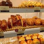 Pasco 夢パン工房 札幌アピア店 - どれも美味しそうで迷いまくり