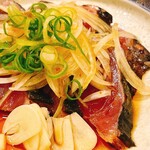 土佐料理とおばんざい 柚のす - 藁焼きカツオ9切
