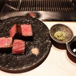 お肉屋 けいすけ 三男坊 - シンシンとヒレ