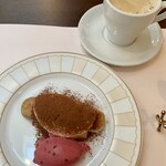 gragus - 四種のベリーのジェラート　ティラミス