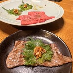 和牛 肉小僧 - 和牛上カルビ（大葉ネギ醤油タレ）