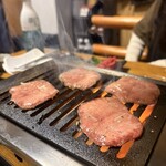 和牛 肉小僧 - 和牛上生タン塩