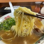 ちから - 「中華そば」の麺アップ。
