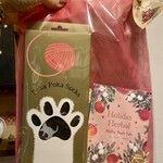 bird street + - プレゼント交換で当たった靴下と入浴剤