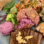 bird street + - コロッケにお箸入れてビックリ！紫芋のコロッケやった～～♡