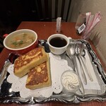 CAFE AALIYA - フレンチトーストセット1180円