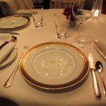 いつもながら落ち着くテーブルセッティング。