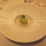 銀座 レカン - アミューズです。蕪で作るブラマンジェ。