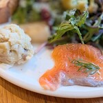 ベジバル チバットリア - イカ入りポテトサラダ＆サーモンカルパッチョ♡