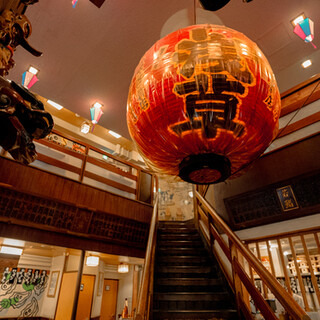 日本の情緒を感じる、温かみのある店内。