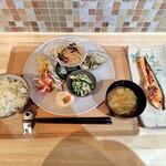 和cafe - 小鉢あわせランチ(鮭の塩麹焼き)