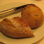 銀座 レカン - 自家製のパン。レカンのブーランジェリーもオープンしましたね。