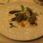 銀座 レカン - 自分はピスタチオを纏ったグルヌイユのフリット。