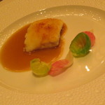 銀座 レカン - 妻の魚料理は青森産ヒラメのブレゼ。アルベールソース。