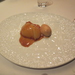 銀座 レカン - 洋梨のフランベ スパイス風味。キャラメルのグラスと共に。