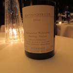 銀座 レカン - ラッツェンベルガー リースリング アウスレーゼの個性的な香りと酸味がデザートにマッチします。