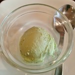 ハリマ・ケバブ・ビリヤニ - 付属のアイスクリーム