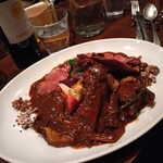 ワインバー マイアーレ - 鹿児島産真鴨のロースト猟師風煮込みソース　逆から