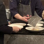 Itsuki - 削るとさらにカウンター席まで香る白トリュフ